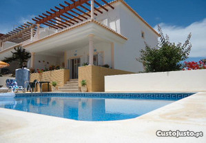 moradia c/piscina privada Armaçao pera/Algarve/ 450metros distancia praia