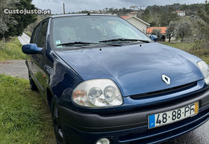 Renault Clio 1.9 DTi - 00