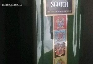 Jarro do Whisky Passport Scotch em loiça e em tom de verde em estado rigorosamente novo