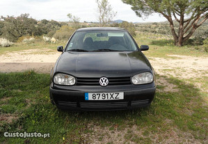 VW Golf Citadino - 98