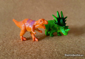 Conjunto 2 Figuras Dinossauros em Miniatura T-Rex e Chasmossauro PVC