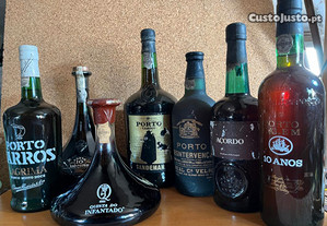 Lote de sete garrafas antigas de VINHO DO PORTO