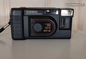 Máquina fotográfica Casio EF-8