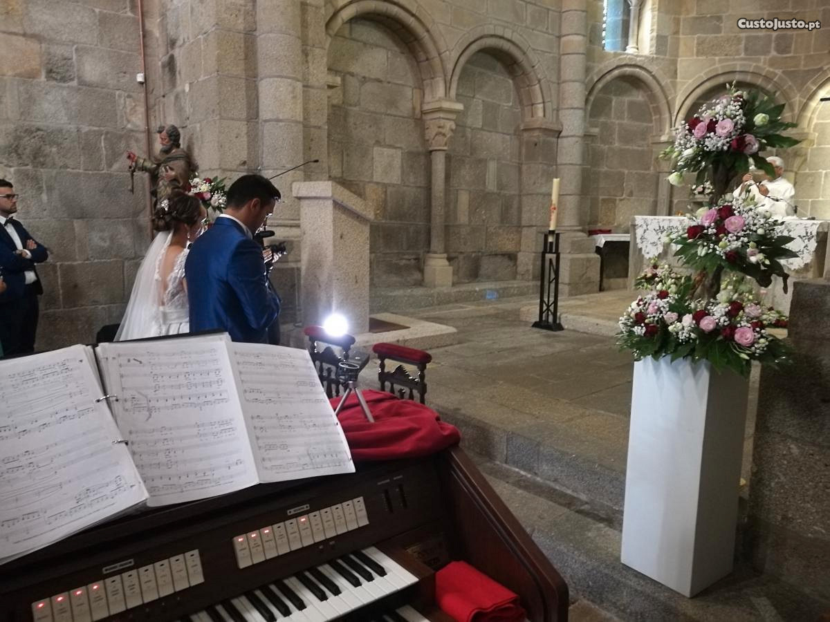 Coro Igreja Cantora, Violino e Órgão para Casamentos e Eventos