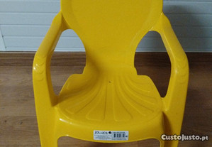 Cadeira plástico para criança