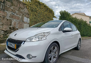 Peugeot 208 1.6 e-HDi Allure