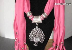 Lenço rosa com acessorios NOVO Pituxa Jewelry