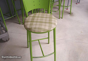 Mesas e cadeiras para café ou para casa