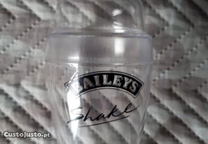Shaker Baileys