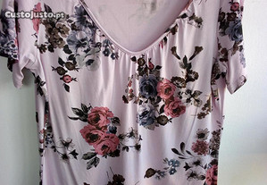 Blusa rosa com motivos florais - Tamanho L