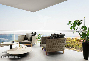 Apartamento t3 com varanda e vista mar