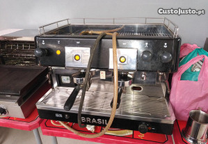 Maquina de café BRASILIA 2 grupos com moinho