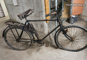 Bicicleta antiga alem