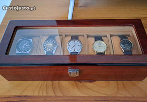 Caixa para Relógios de luxo em madeira vermelha - 5 Relógios