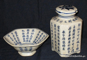 Pote e taça em porcelana caracteres chineses