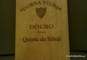 Caixa de bebida vazia p/colecionadores - Dorna Velha