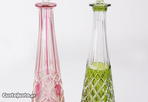 Duas garrafas em cristal bicolor