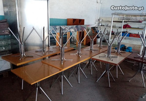 ACM1395 - Conjunto de 21 mesas e 20 cadeiras - Usado