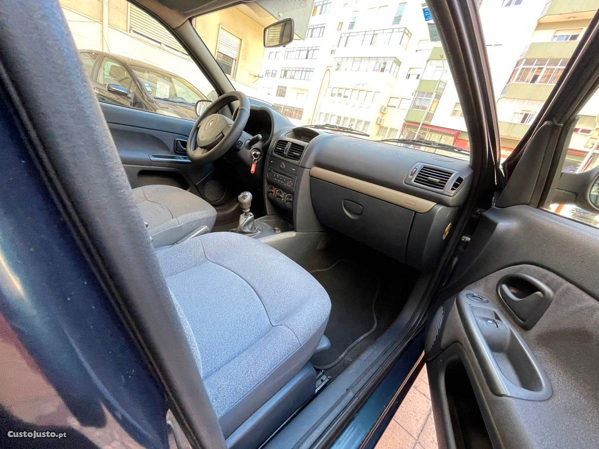 Renault Clio 1.2i (16v)