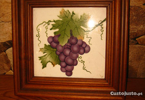 Antigo azulejo de taberna arte nova uvas 1900s