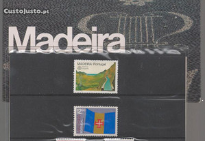 Carteira anual com selos CTT Madeira 1983