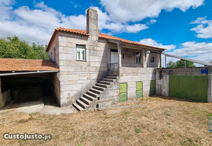Casa de aldeia T3 em Guarda de 180,00 m²