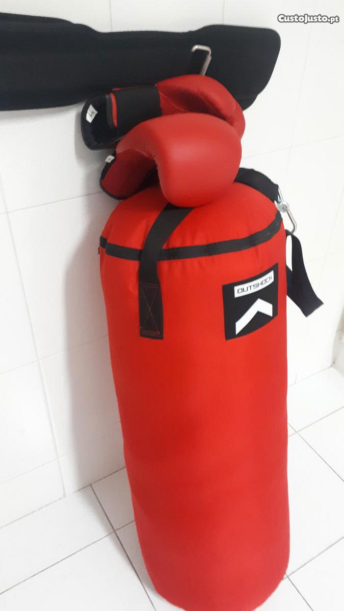 Luvas, cinto e saco para treino boxe ou kickboxing