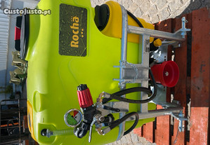 Pulverizador Rocha 200L, bomba AR503, com lava circuitos e lava mãos, cardan, lança, enrolador com 50mts de mangueira 