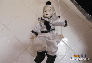 Pierrot com cabeça e mãos porcelana