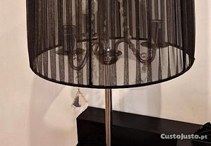 Candeeiro de mesa clássico, cromado com abajur preto e vidrilhos -mod. Twin