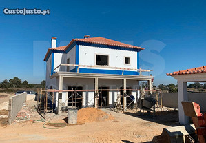 Moradia T3+1 em fase de construção em Coruche - Bi