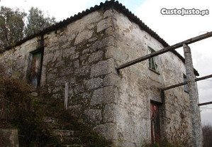 Vila Fonche. Casa em Pedra para restauro em Vilafonche - Arcos de Valdevez