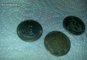2$50 escudos (3 moedas de 2,50 escudos)
