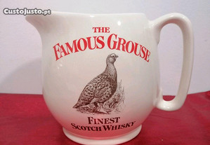 Jarro em loiça inglesa com publicidade de whiskey The Famous Grouse