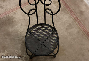 Cadeira criança em ferro