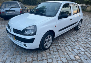 Renault Clio 1.5 DCI - 02