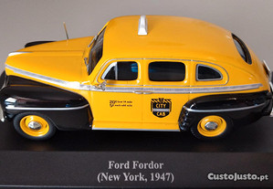* Miniatura 1:43 Colecção "Táxis do Mundo" Ford Fordor (1947) Nova Iorque 2ª Série 