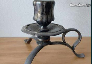 castiçal de casquinha com prato de vidro, com quase 100 anos