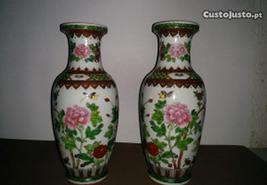 2 jarras chinesas antigas família rosa anos 50.