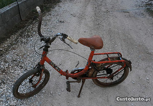 Bicicleta sirla antiga de criança
