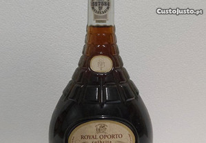 Garrafa de vinho do Porto Real companhia velha 1953