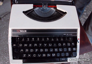 Máquina de escrever antiga marca Welco.