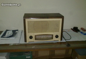 Rádio Muito Antigo