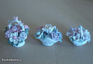 Colecção de miniaturas de cestos com flores em cerâmica