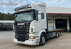 Scania porta máquinas 