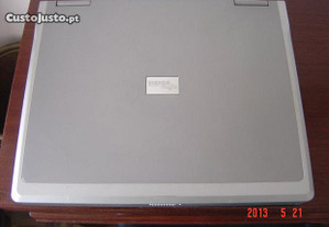 Portátil Fujitsu /Siemens Amilo D 8830 para peças.