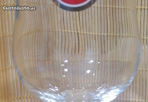 Copo em vidro modelo tulipa com a publicidade da Cerveja Super Bock e aferição 30 cl /92