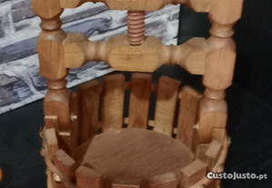 Engenho quebra Nozes, em madeira de castanho e Cobre - Feito à mão