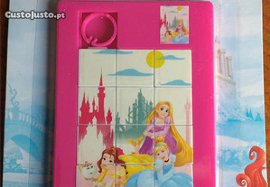 Disney - Princesas - Puzzle de deslizar com 12 peças