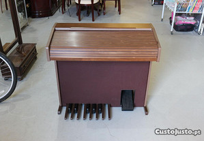 Piano Antigo Fujiha FH-500
